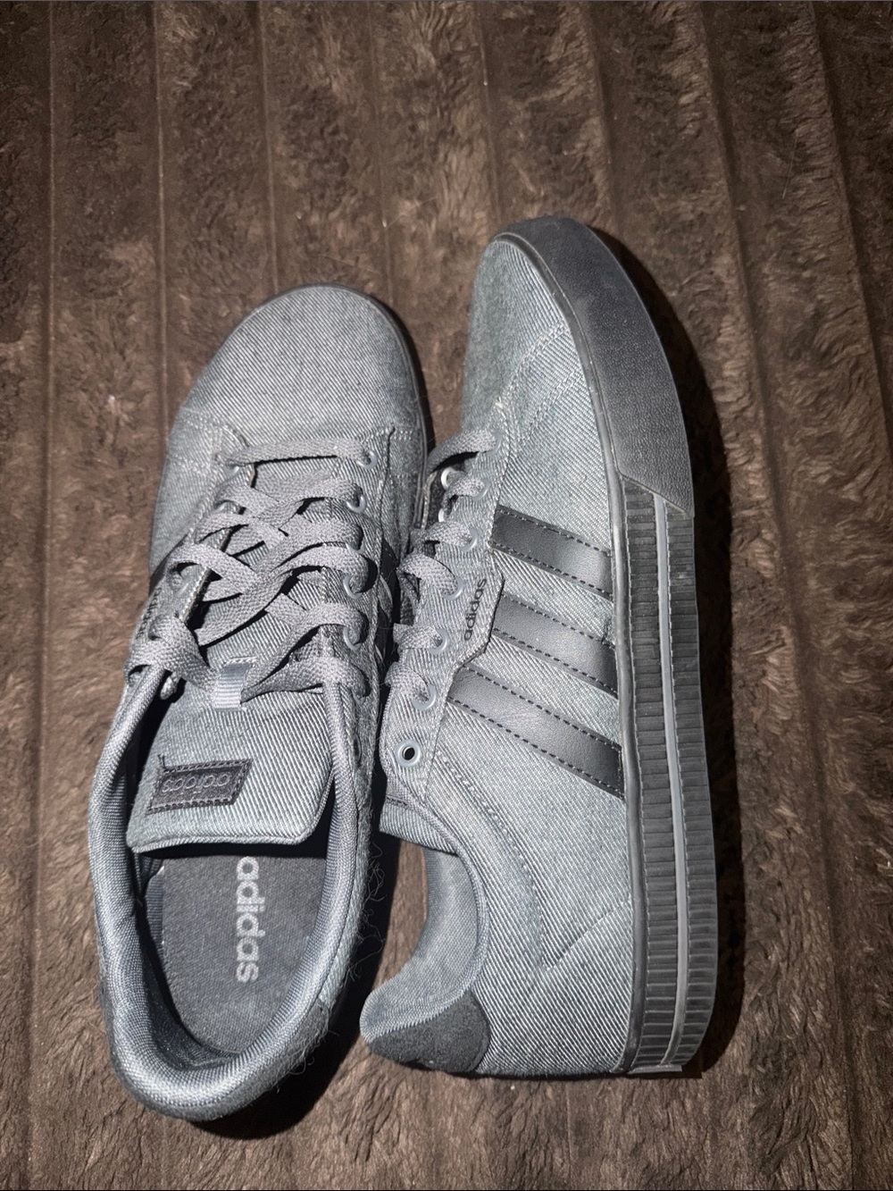 adidas Men's Gray Low-Top Canvas Sneakers with Black Accents